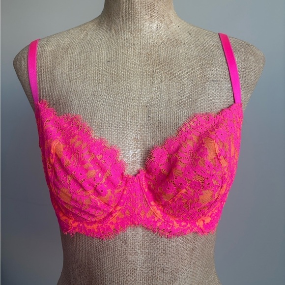 Victoria's Secret Very Sexy Unlined Demi Bra 32DD - Picture 1 of 5